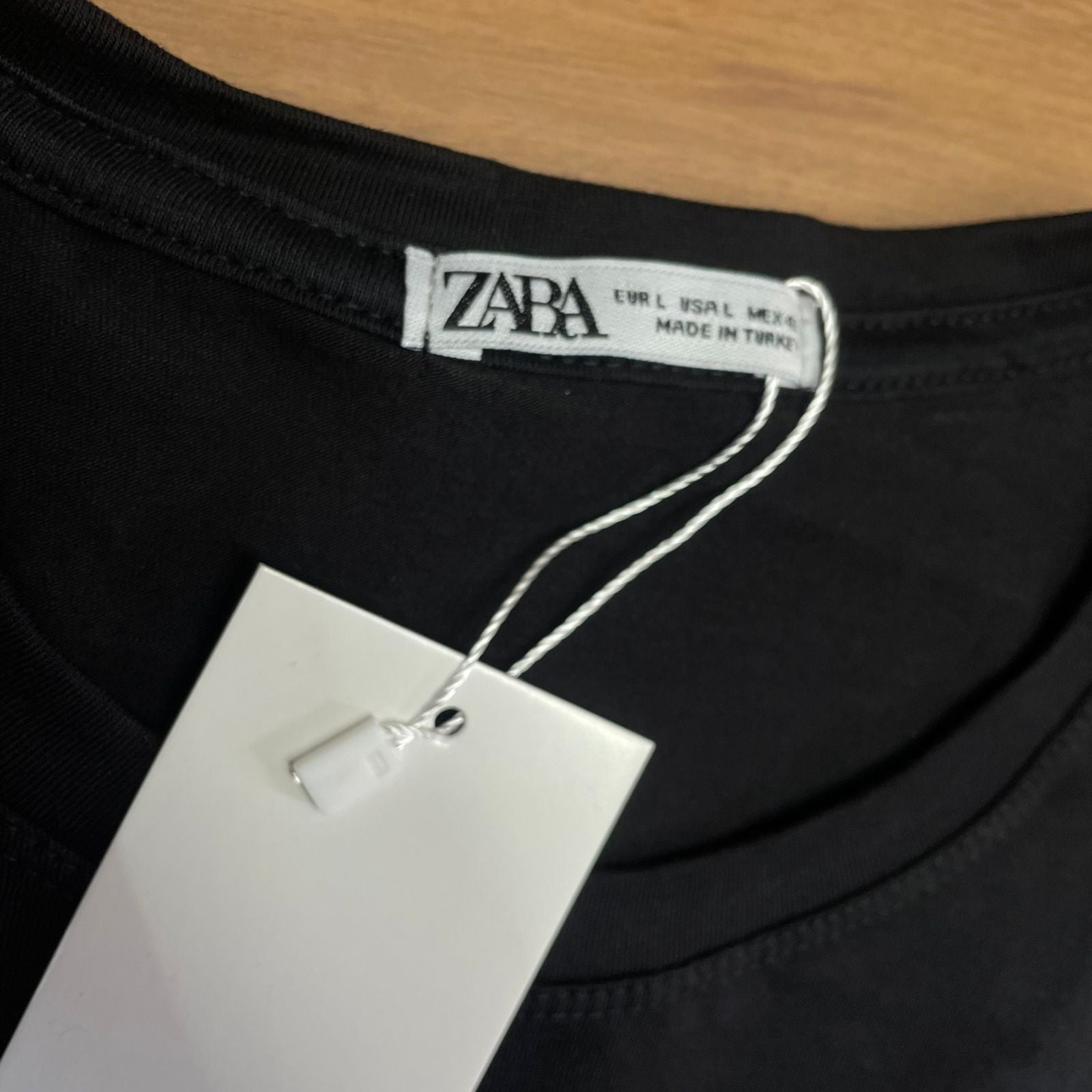 Camiseta Grife Básica Preta Padrão Zara Confort Malha Alta Tecnologia