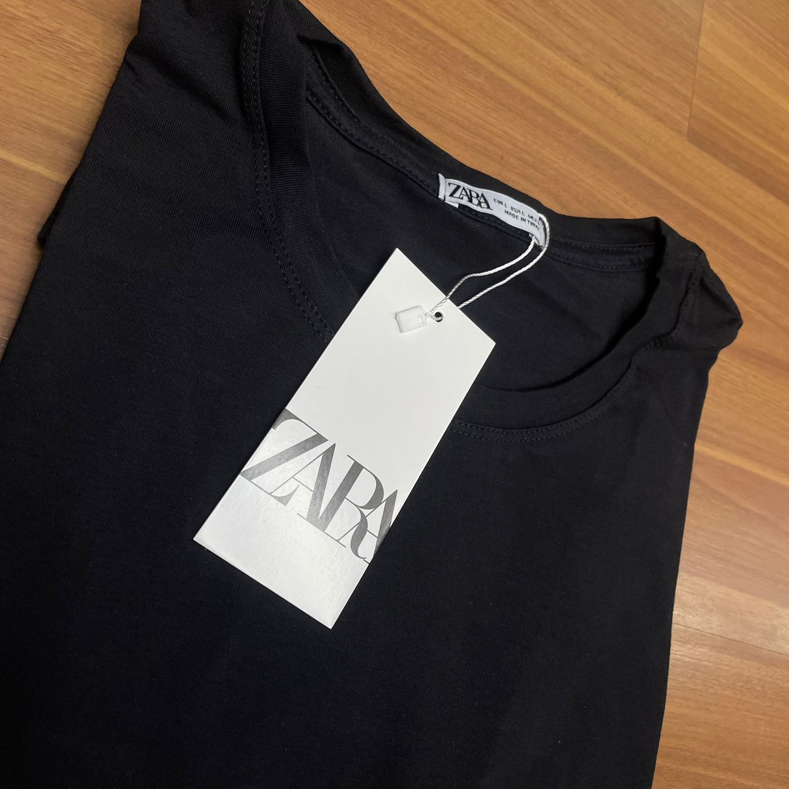 Camiseta Grife Básica Preta Padrão Zara Confort Malha Alta Tecnologia