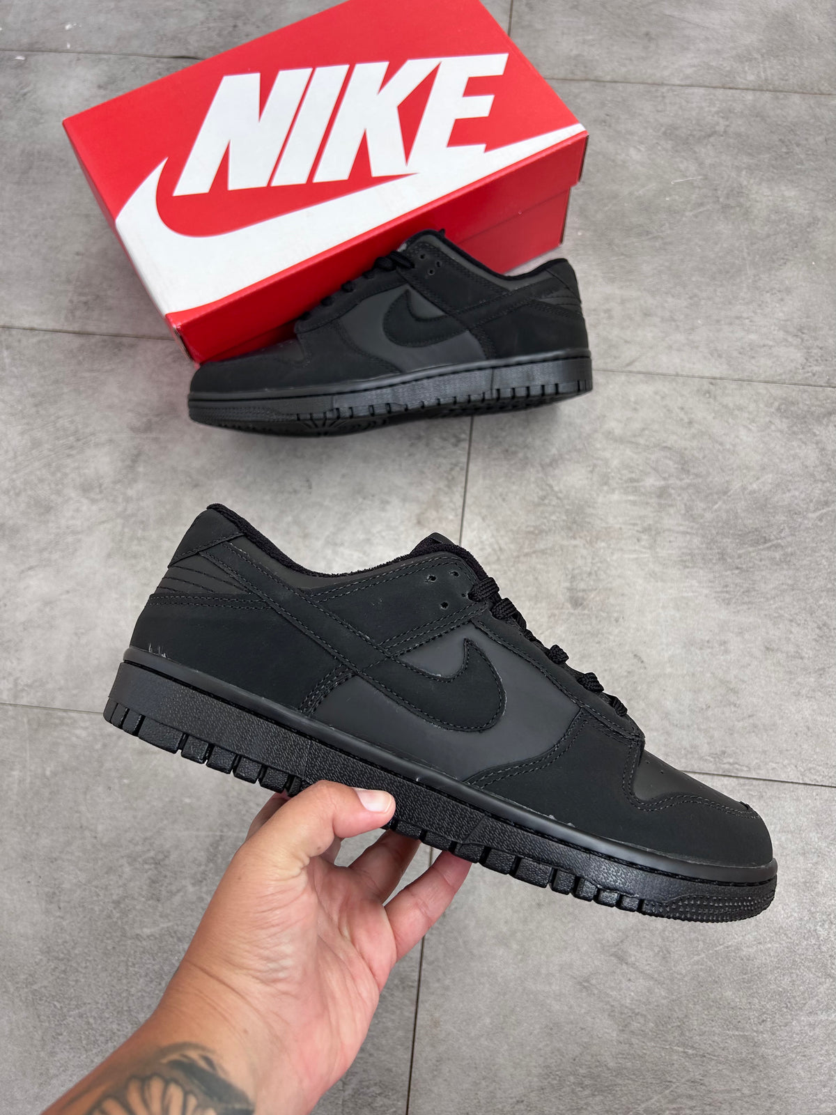 Tênis Nike Dunk Low Preto Total (Triple Black) Couro e Camurça