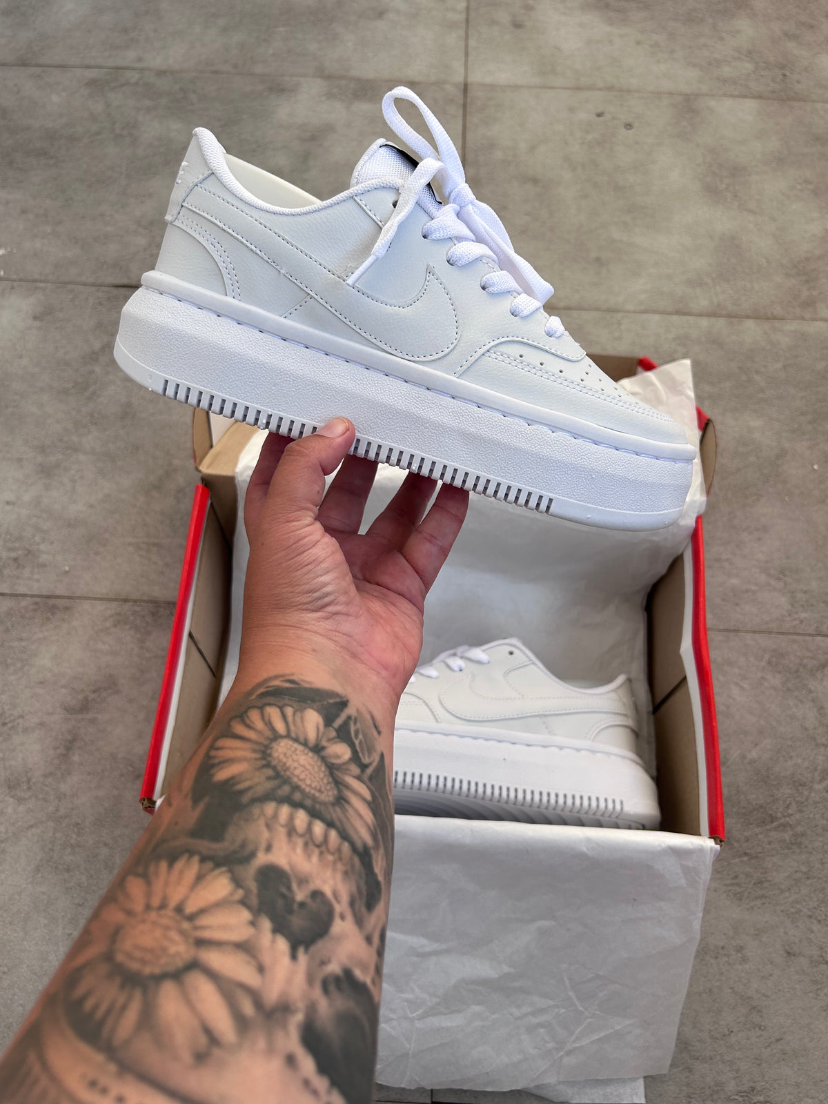 Tênis Nike Court vision Low branco plataforma feminino