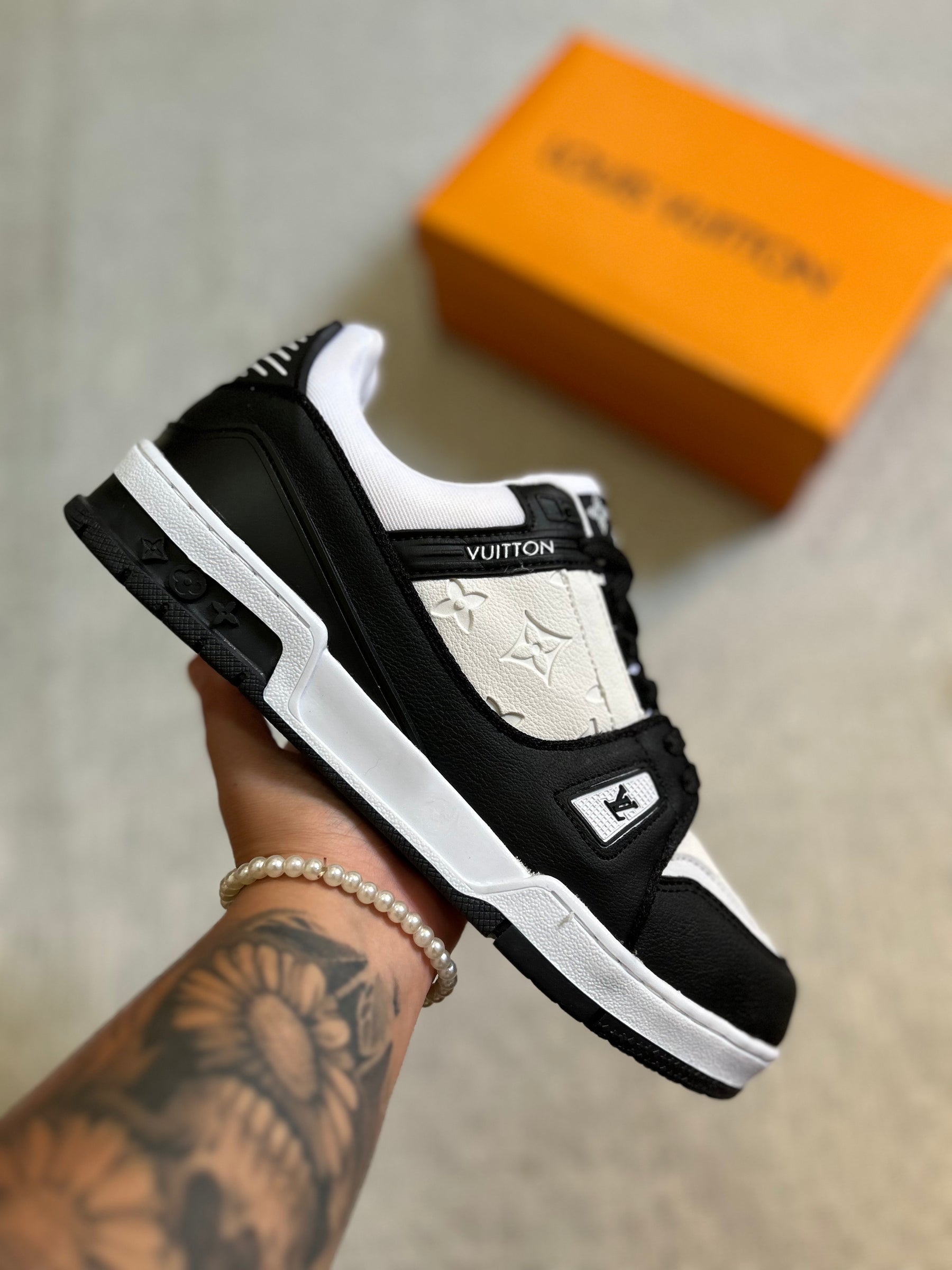 Tênis Louis Vuitton LV Trainer Novo Preto/Branco