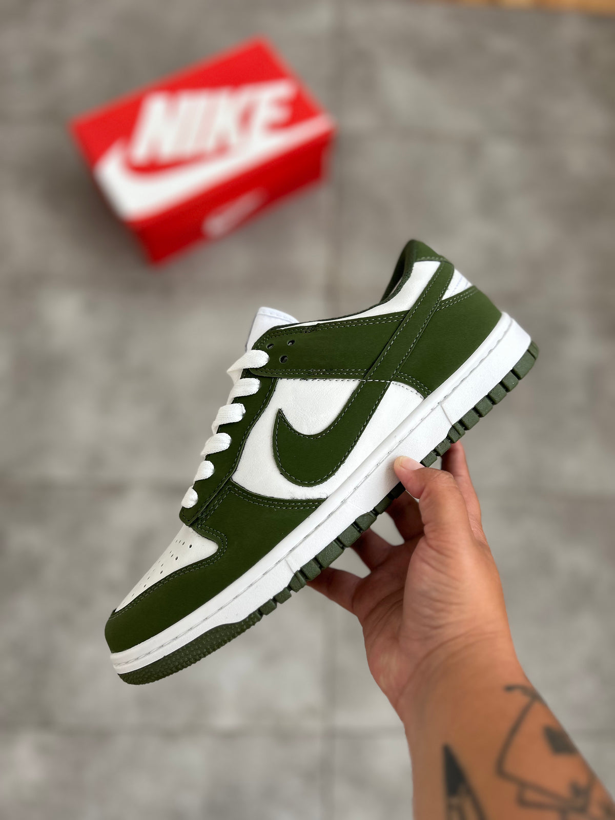 Tênis Nike Dunk Low Preto e Branco Couro Bicolor