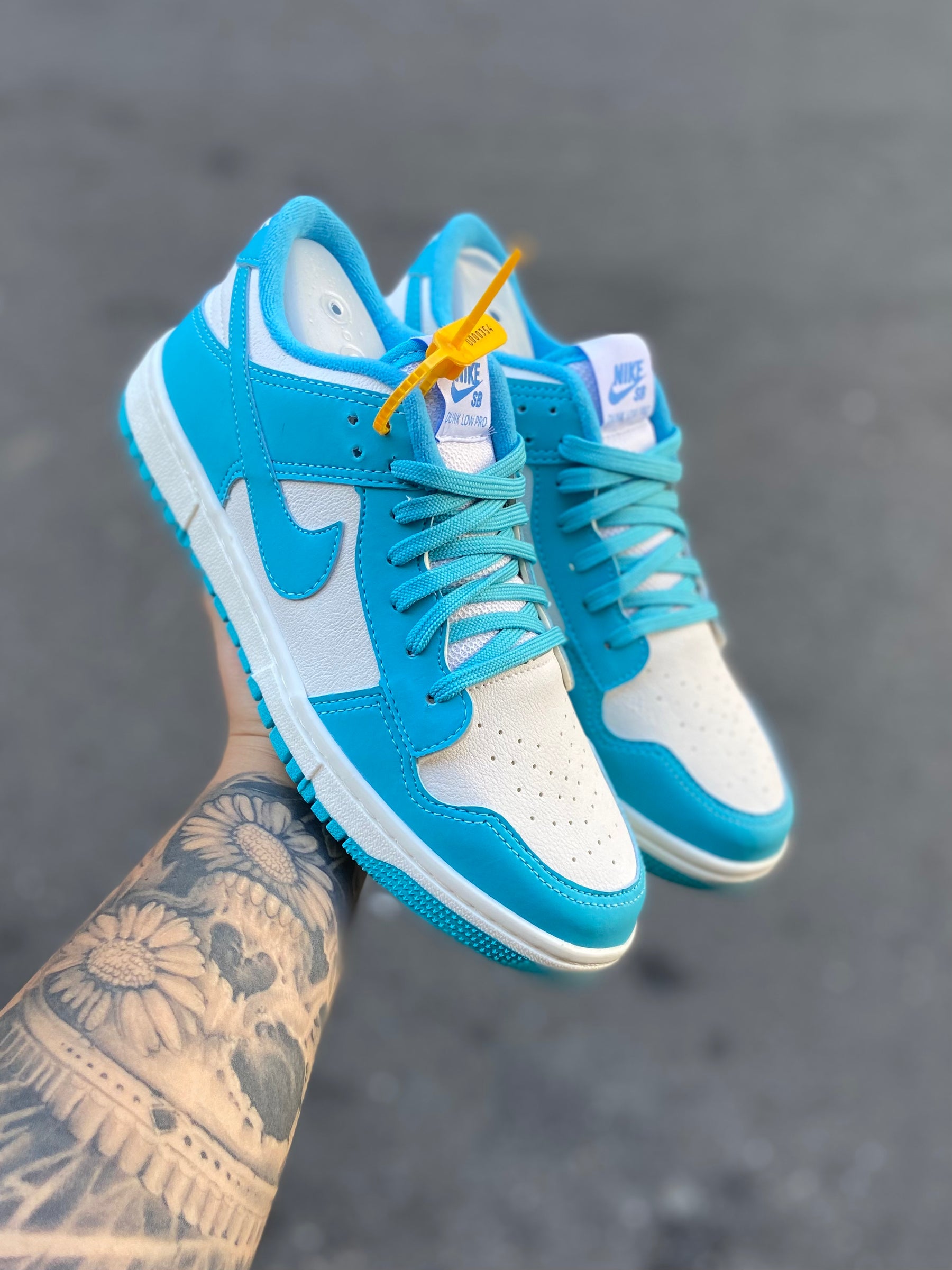 Tênis Nike Dunk Low Azul Turquesa e Branco (Cores Vivas)