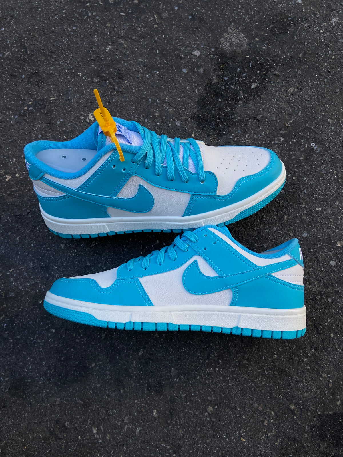 Tênis Nike Dunk Low Azul Turquesa e Branco (Cores Vivas)