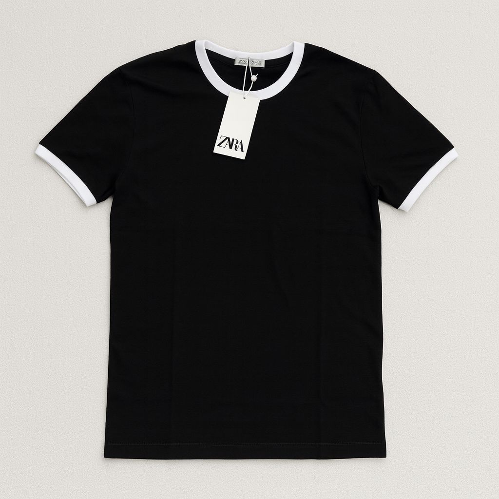 Camiseta Grife Básica Zara Preta com Gola e Manga Branca Rib Contraste