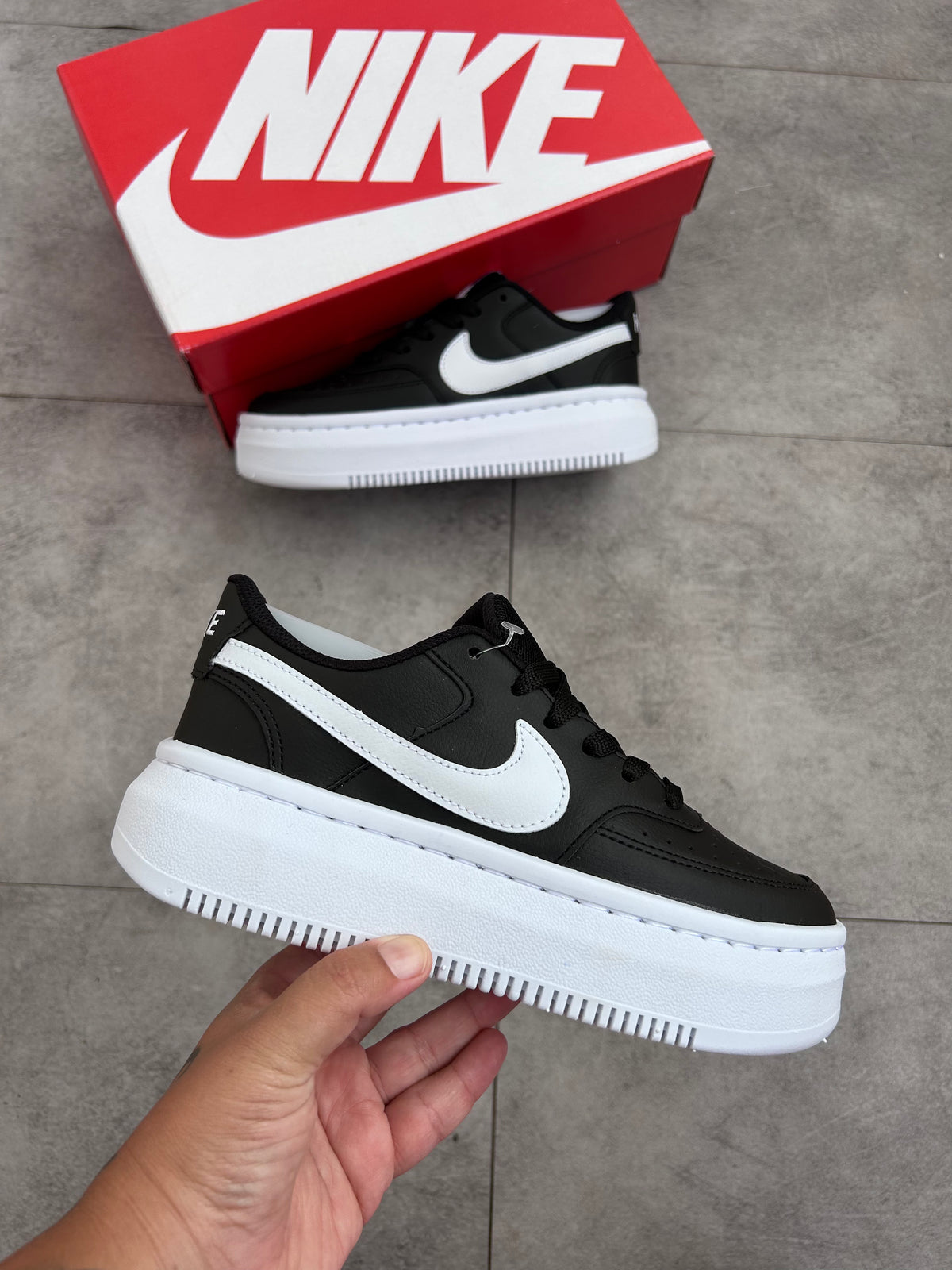 Tênis Nike Court vision preto e branco plataforma masculino