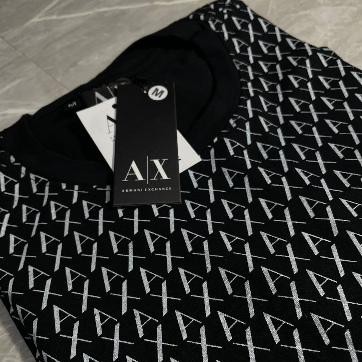 Camiseta Grife Armani AX Preta com monogram Branco