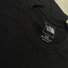 Camiseta Grife The North Face Preta Edição Seul com Estampa Lunar Branca