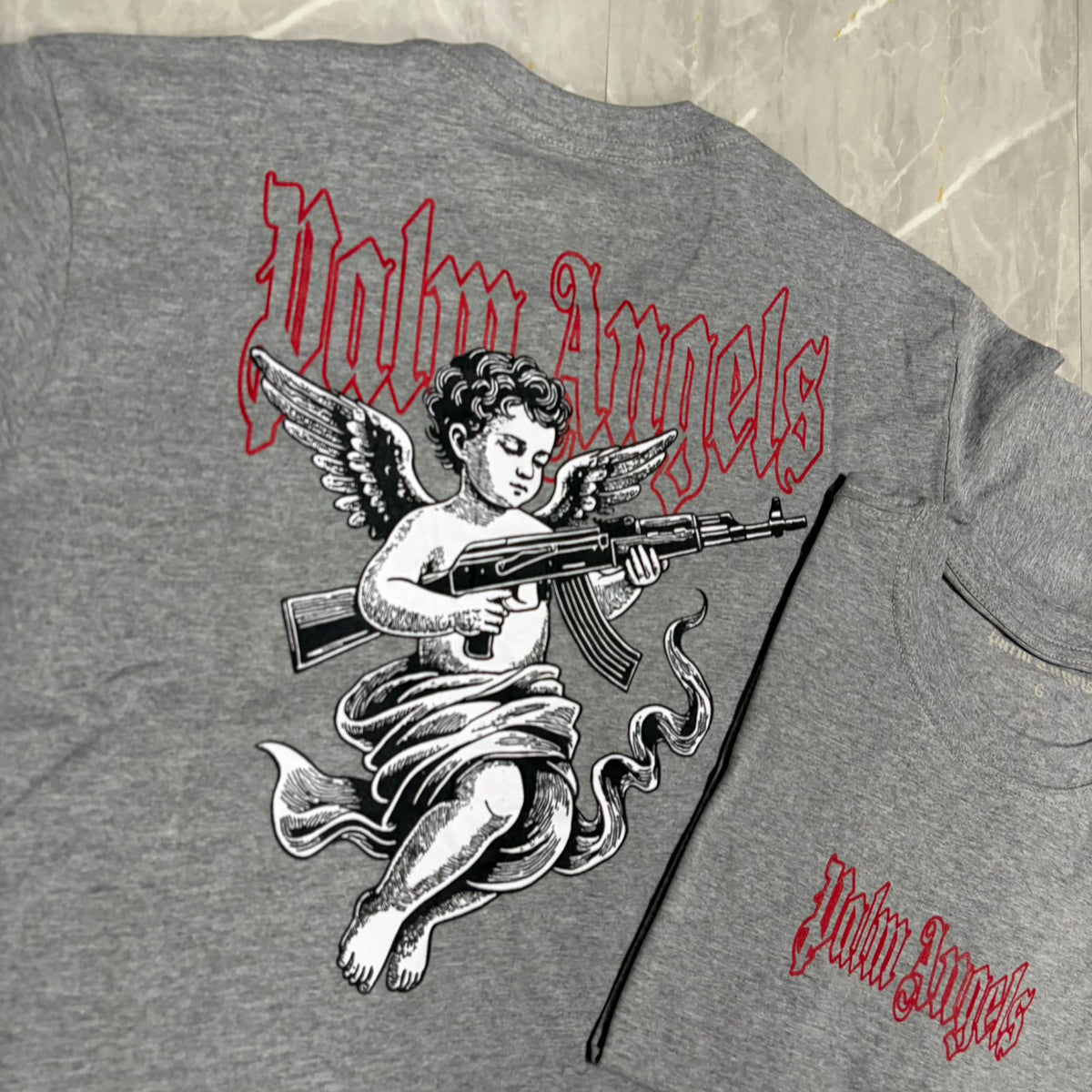 Camiseta Grife Palm Angels Cinza Mescla com Logo Gótico Bordado Vermelho