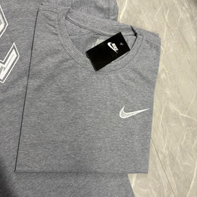 Camiseta Grife NIKE Cinza Mescla com Swoosh Branco Bordado