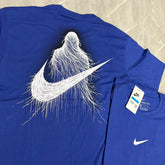 Camiseta Grife NIKE Azul Royal com Mini Swoosh Clássico